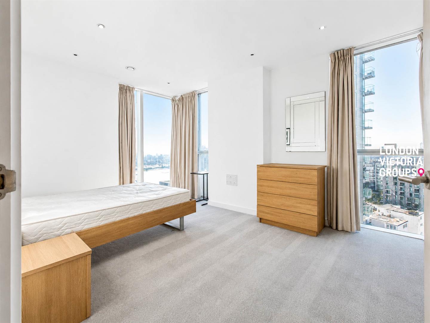Skyline Apartments, Devan Grove, London